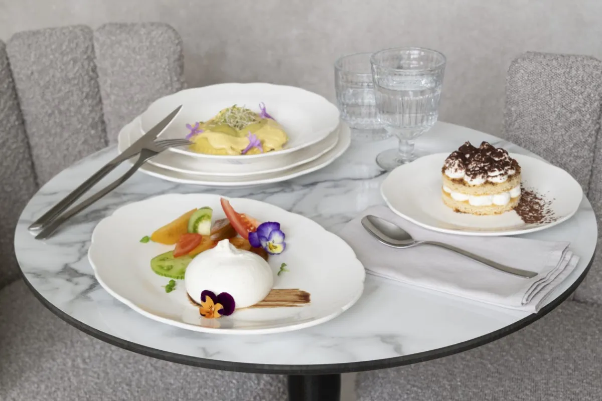 PRO.MUNDI Assiette coupe ovale blanc porcelaine 31,7x22,8 cm Sérafine Hot