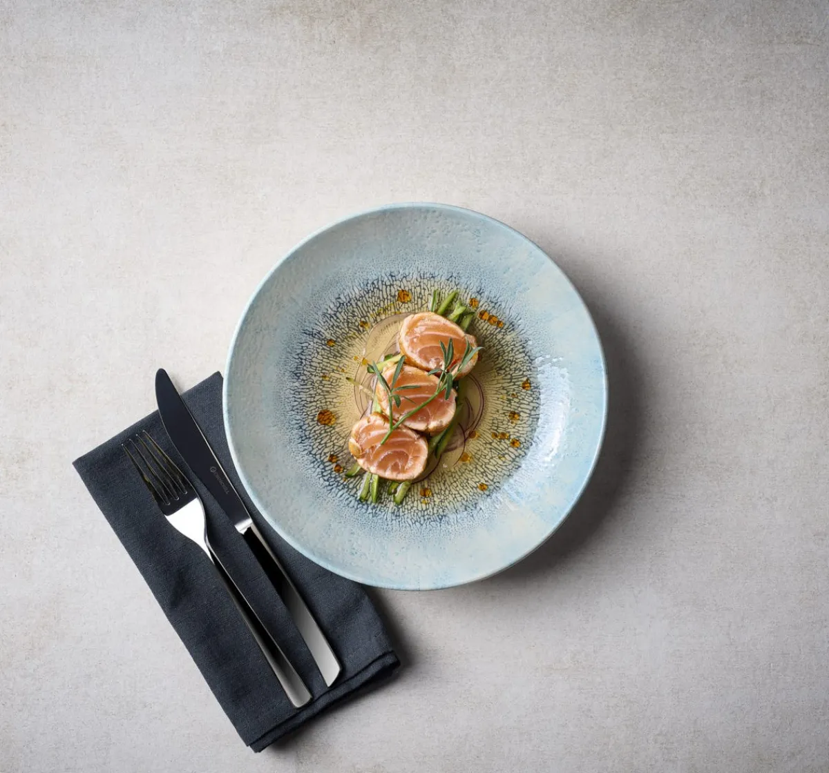 Assiette coupe plate rond Aquamarine porcelaine vitrifiée Ø 28 cm Fusion - CHURCHILL Online