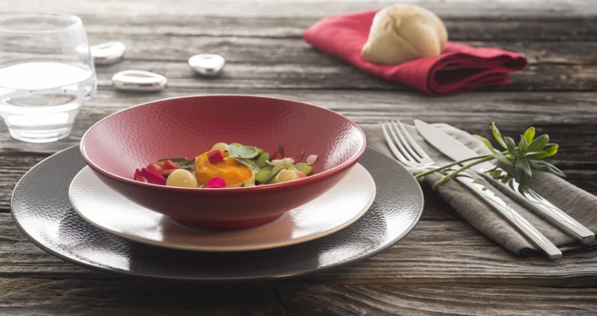 MEDARD DE NOBLAT Assiette coupe plate rond ivoire grès émaillé Ø 21 cm Stone Outlet