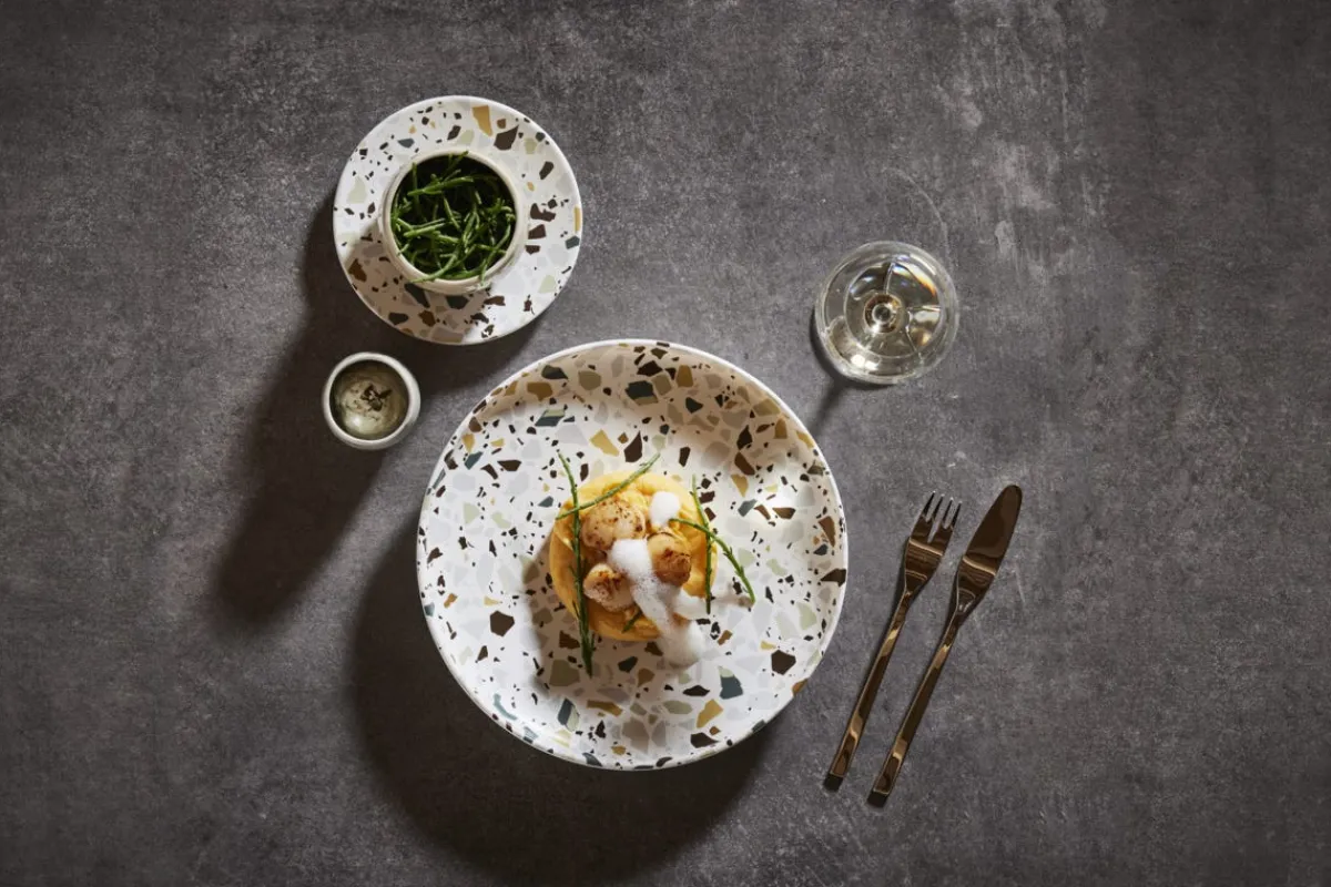 Assiette coupe plate rond multicolore porcelaine Ø 23,6 cm Kerrazzo - RAK Clearance
