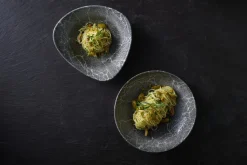 Assiette coupe plate rond Quartz Black porcelaine vitrifiée Ø 28,8 cm Kintsugi Reverse - CHURCHILL Hot