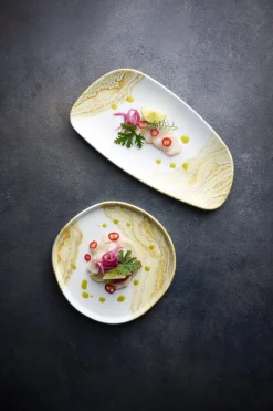CHURCHILL Assiette coupe plate triangulaire Gold porcelaine vitrifiée 26,5x20,5 cm Tide Best