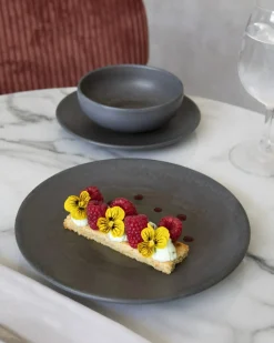 ACCOLADE Assiette coupe rond gris brun grès émaillé Ø 21 cm Enigma Online