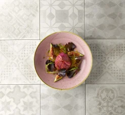 Assiette coupe rond Petal Pink porcelaine vitrifiée Ø 21,7 cm Stonecast Petal - CHURCHILL Clearance