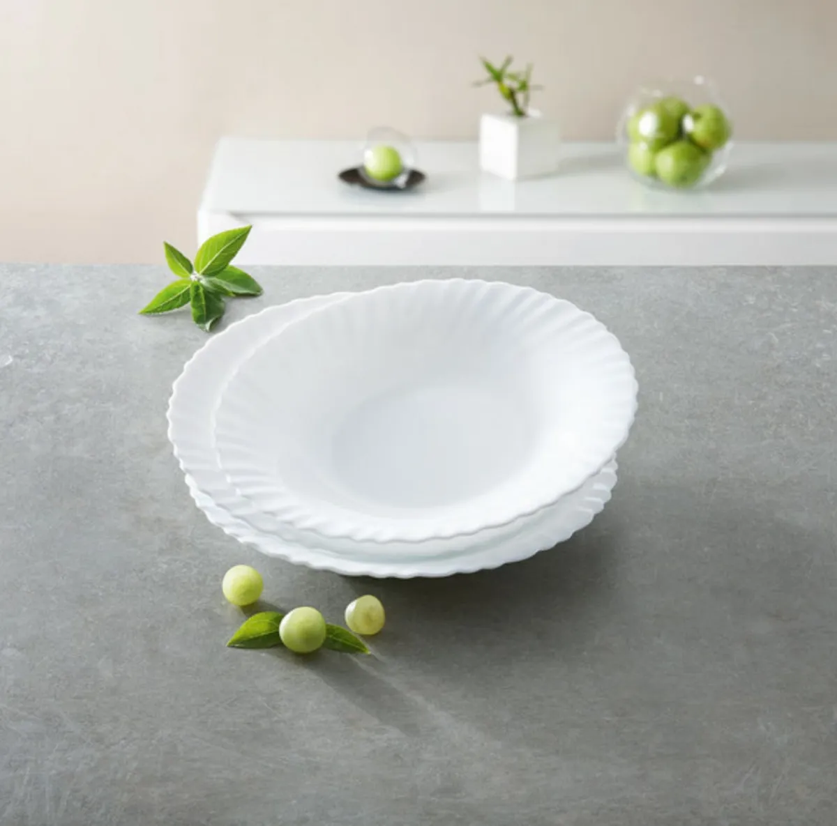 LUMINARC Assiette creuse rond blanc verre opal Ø 23 cm Feston Best