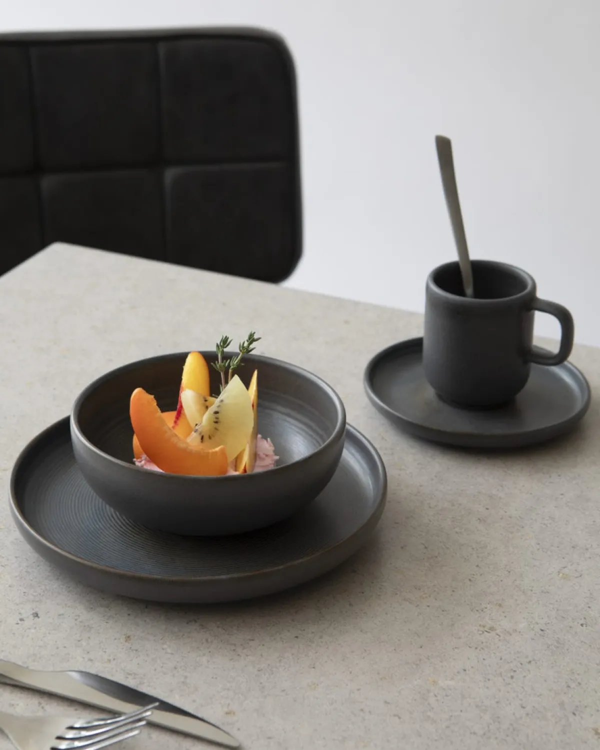 Assiette ovale grès émaillé 33x22,5 cm Tornado - ACCOLADE