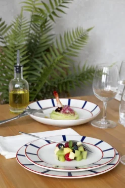 Assiette plate avec aile blanc porcelaine Ø 24 cm Ama - ACCOLADE