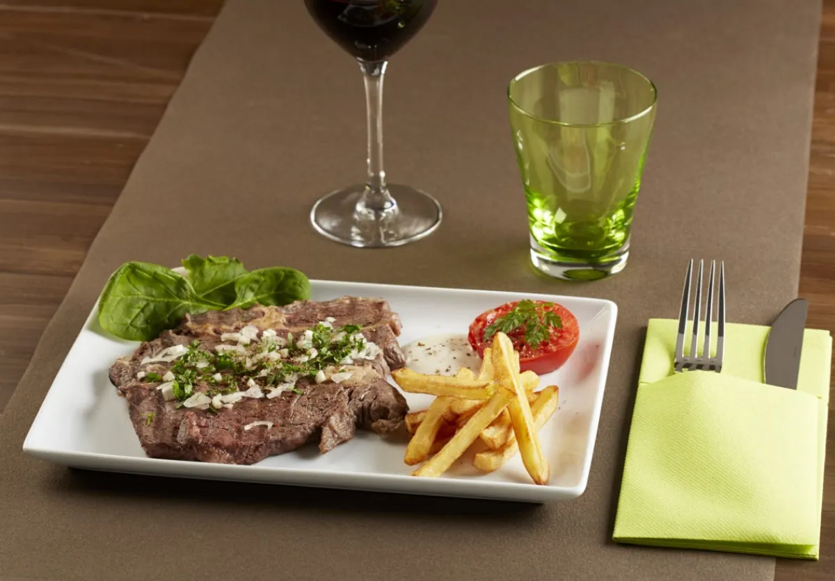 Assiette plate carré blanc porcelaine vitrifiée 25x25 cm Edina - PRO.MUNDI Clearance