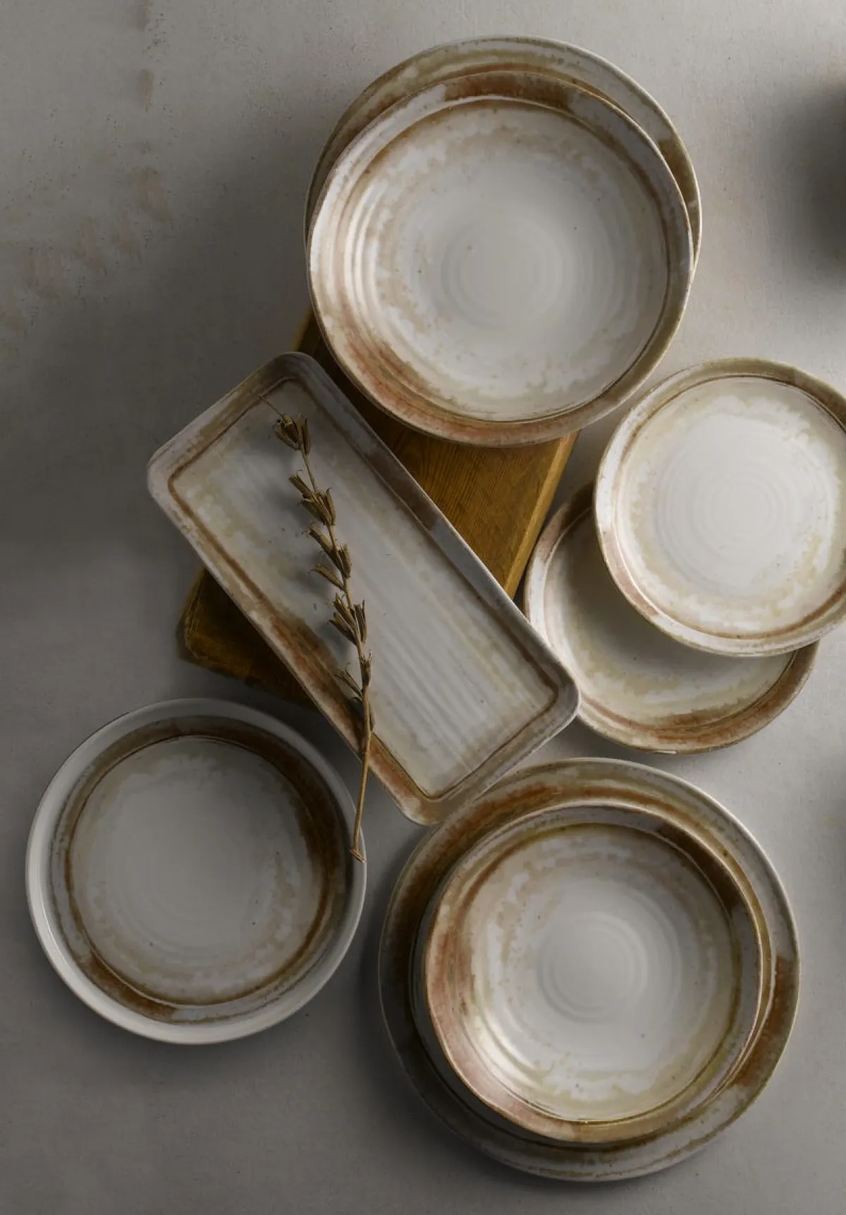 Assiette plate organique beige porcelaine vitrifiée Ø 23 cm Finca Sanstone - DUDSON