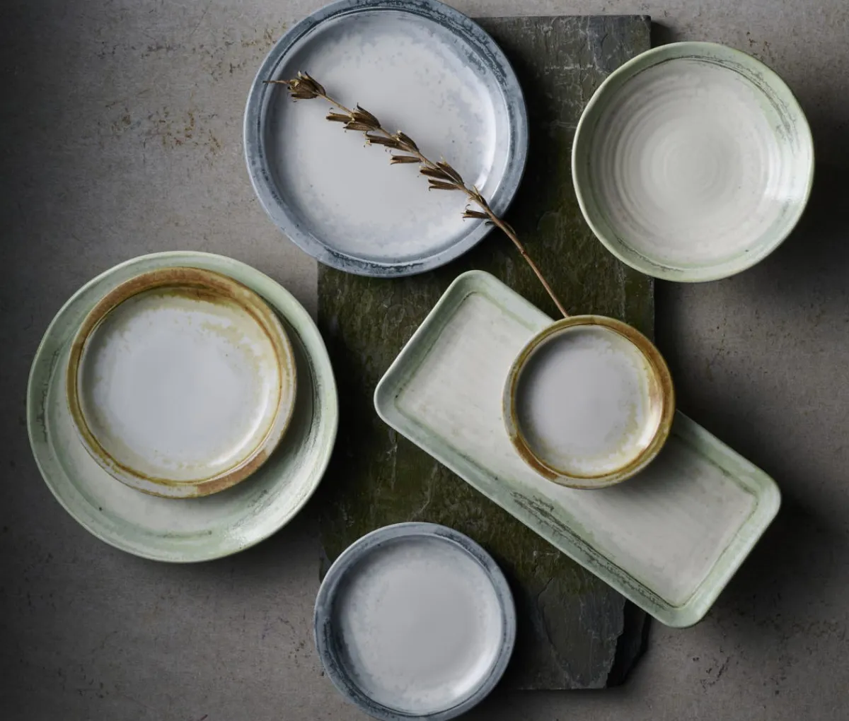 DUDSON Assiette plate organique vert porcelaine vitrifiée Ø 27 cm Finca Flint