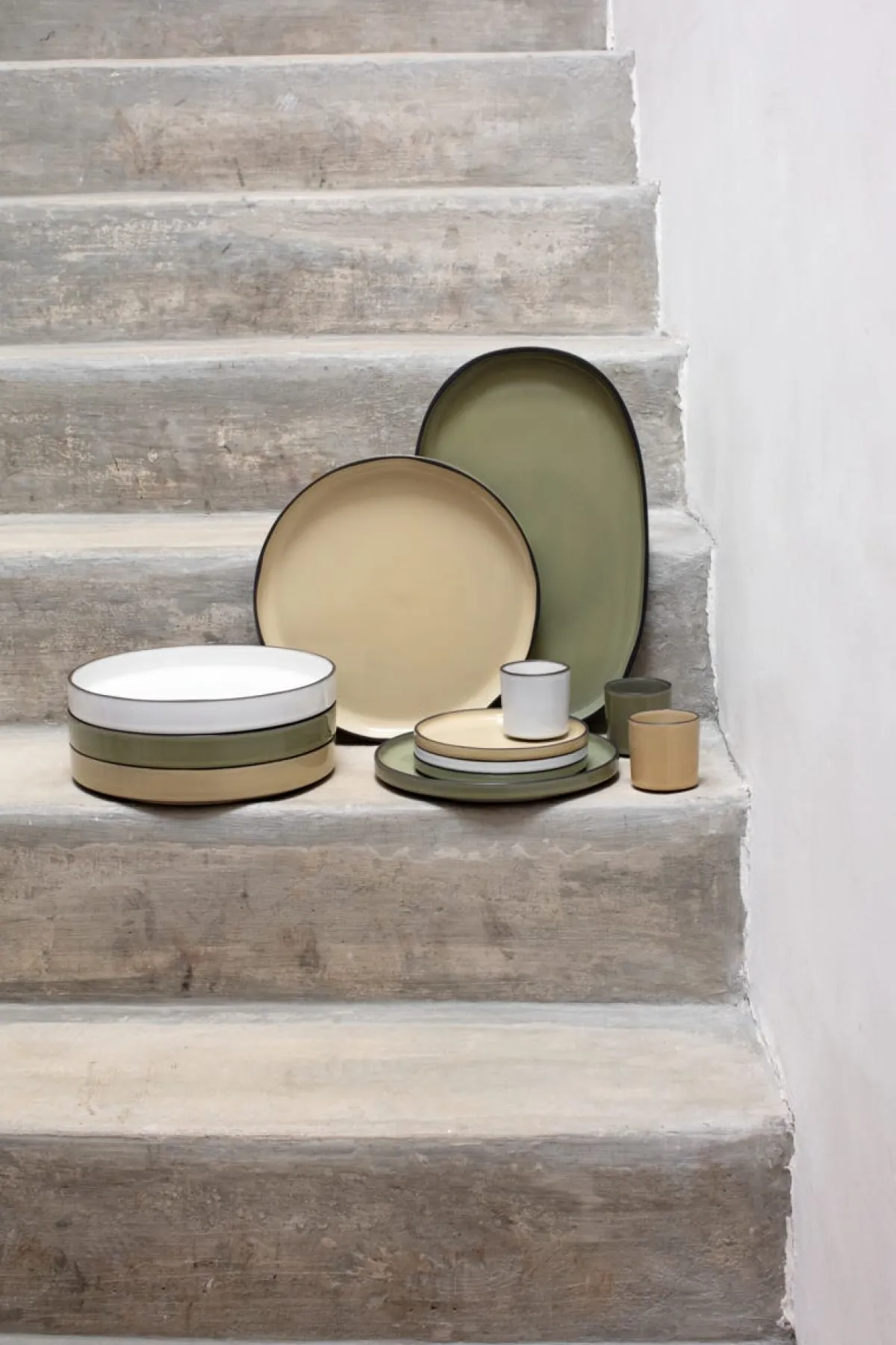REVOL Assiette plate ovale vert porcelaine culinaire 35,5x21,8 cm Caractère New