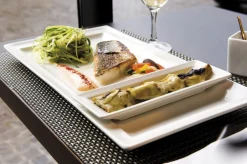 Assiette plate rectangulaire ivoire porcelaine vitrifiée 33x23 cm Classic Gourmet - RAK Discount