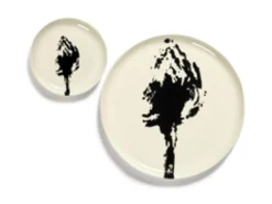 SERAX Assiette plate rond blanc artichaut noir grès émaillé Ø 35 cm Feast By Ottolenghi