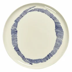 SERAX Assiette plate rond blanc swirl - stripes bleu grès émaillé Ø 35 cm Feast By Ottolenghi Hot