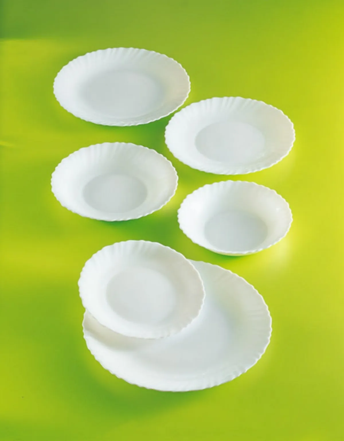LUMINARC Assiette plate rond blanc verre opal Ø 19 cm Feston New
