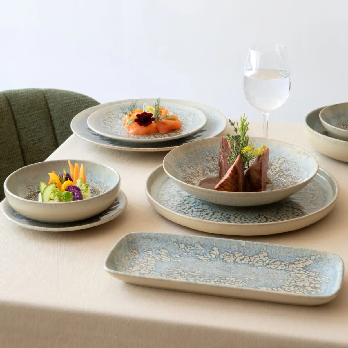 ACCOLADE Assiette plate rond gris grès émaillé Ø 28 cm Tropic Outlet