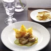 Assiette plate rond ivoire porcelaine vitrifiée Ø 20,8 cm Ondine - RAK Hot