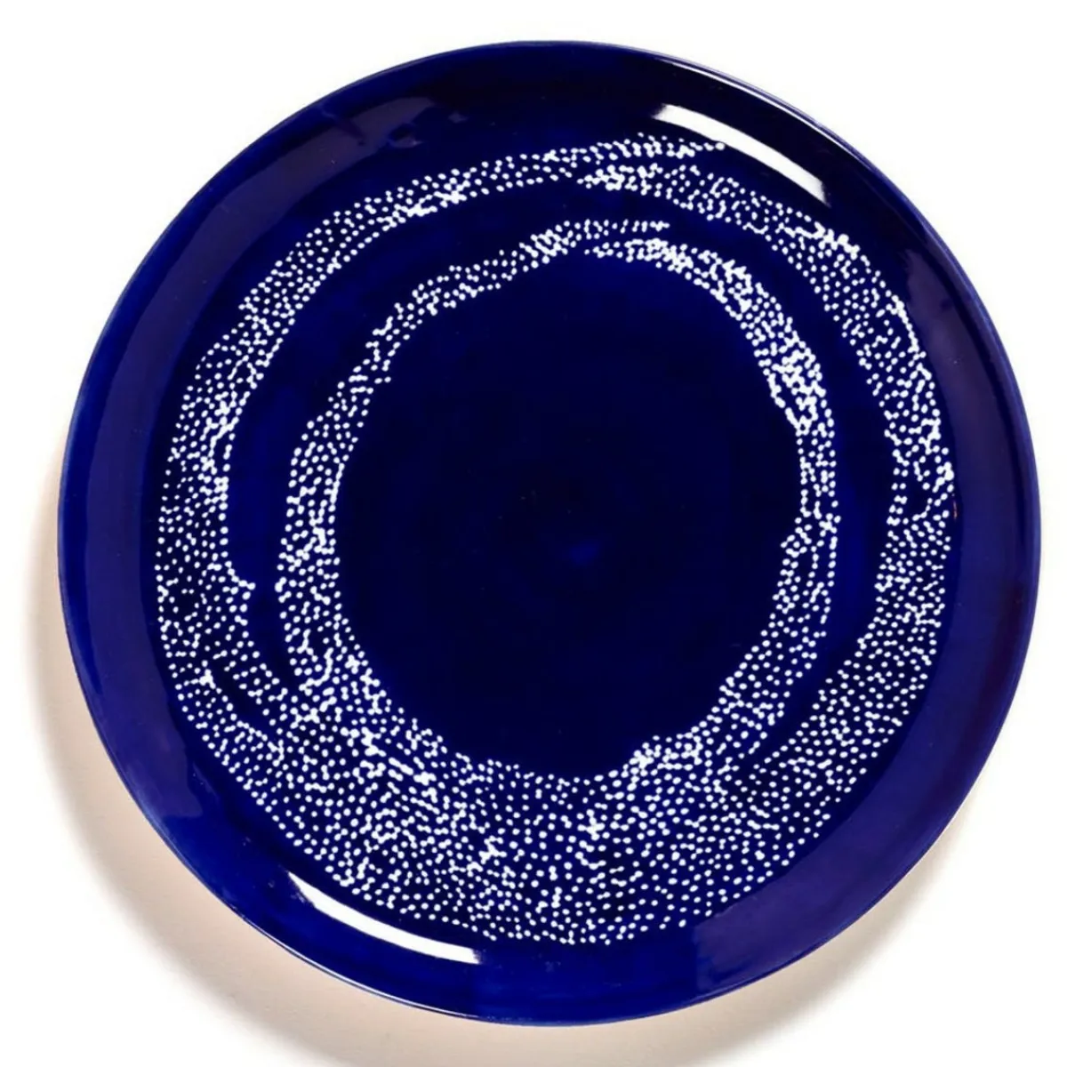Assiette plate rond lapis lazuli swirl - points blancs grès émaillé Ø 26,5 cm Feast By Ottolenghi - SERAX Online
