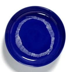 SERAX Assiette plate rond lapis lazuli swirl - stripes blancs grès émaillé Ø 22 cm Feast By Ottolenghi Hot