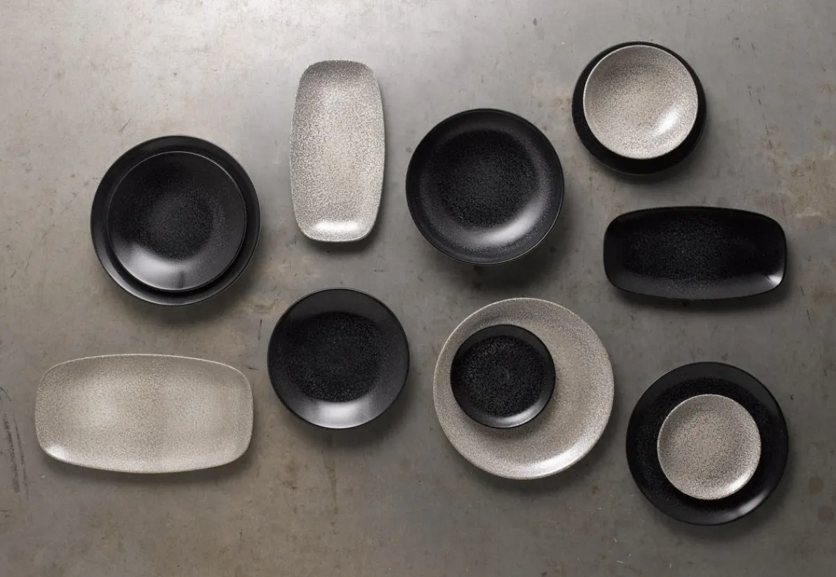 Assiette plate rond noir porcelaine vitrifiée Ø 21,7 cm Evo Origins - DUDSON Online