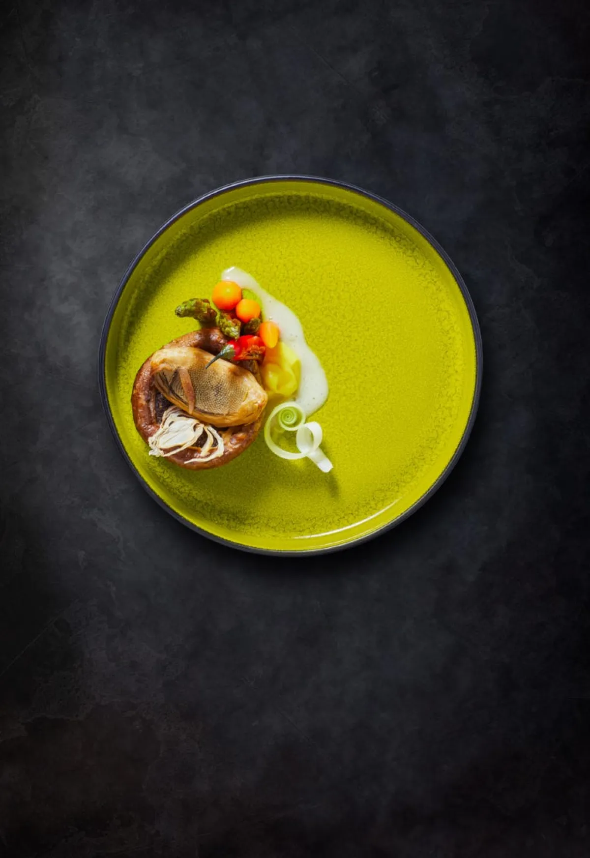 Assiette plate rond orange porcelaine vitrifiée Ø 22,7 cm Fire - RAK Outlet