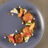 Assiette plate rond rouge magma porcelaine vitrifiée Ø 20,9 cm Neo Fusion - RAK New