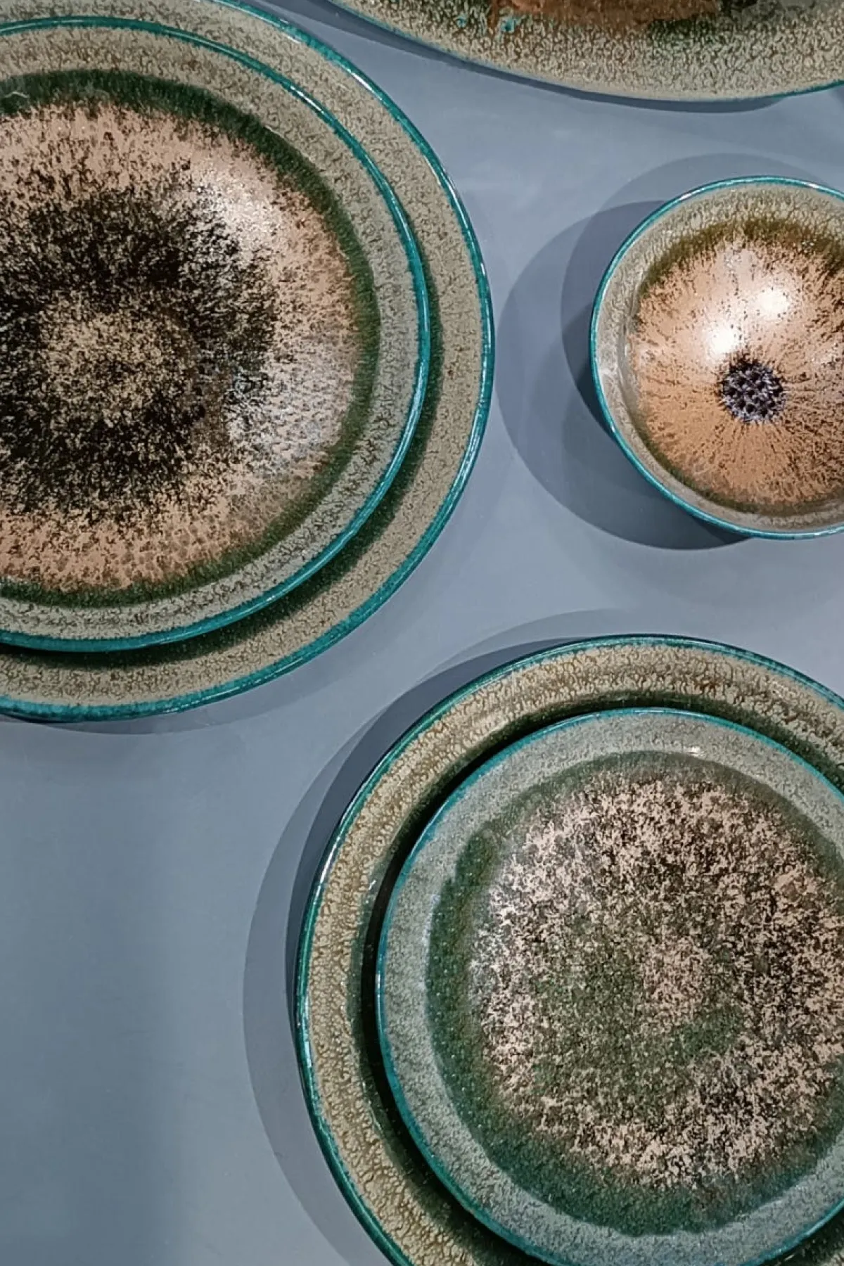 Assiette à salade rond vert porcelaine Ø 21 cm Palazzo - MEDARD DE NOBLAT Online