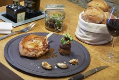 Assiette à steak rond noir porcelaine culinaire Ø 30 cm Basalt - REVOL Outlet