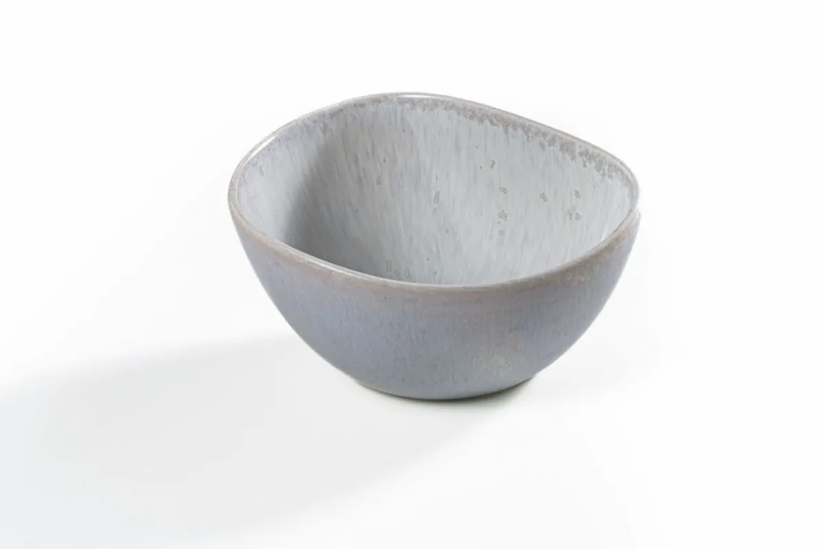 Bol à salade triangulaire gris porcelaine 16,3x14,1 cm Tama - ASTERA Online