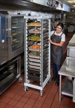Chariot plastique sens largeur GN 1/1 18 niveaux Camshelving - CAMBRO Best