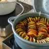 REVOL Cocotte avec couvercle pour induction rond Gris nuage porcelaine culinaire Ø 29 cm Bombance Discount