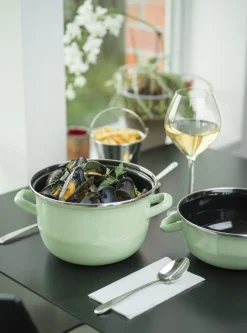 Aucune Cocotte à moule inox Sans revêtement Avec couvercle Ø 18 cm 2,8 L