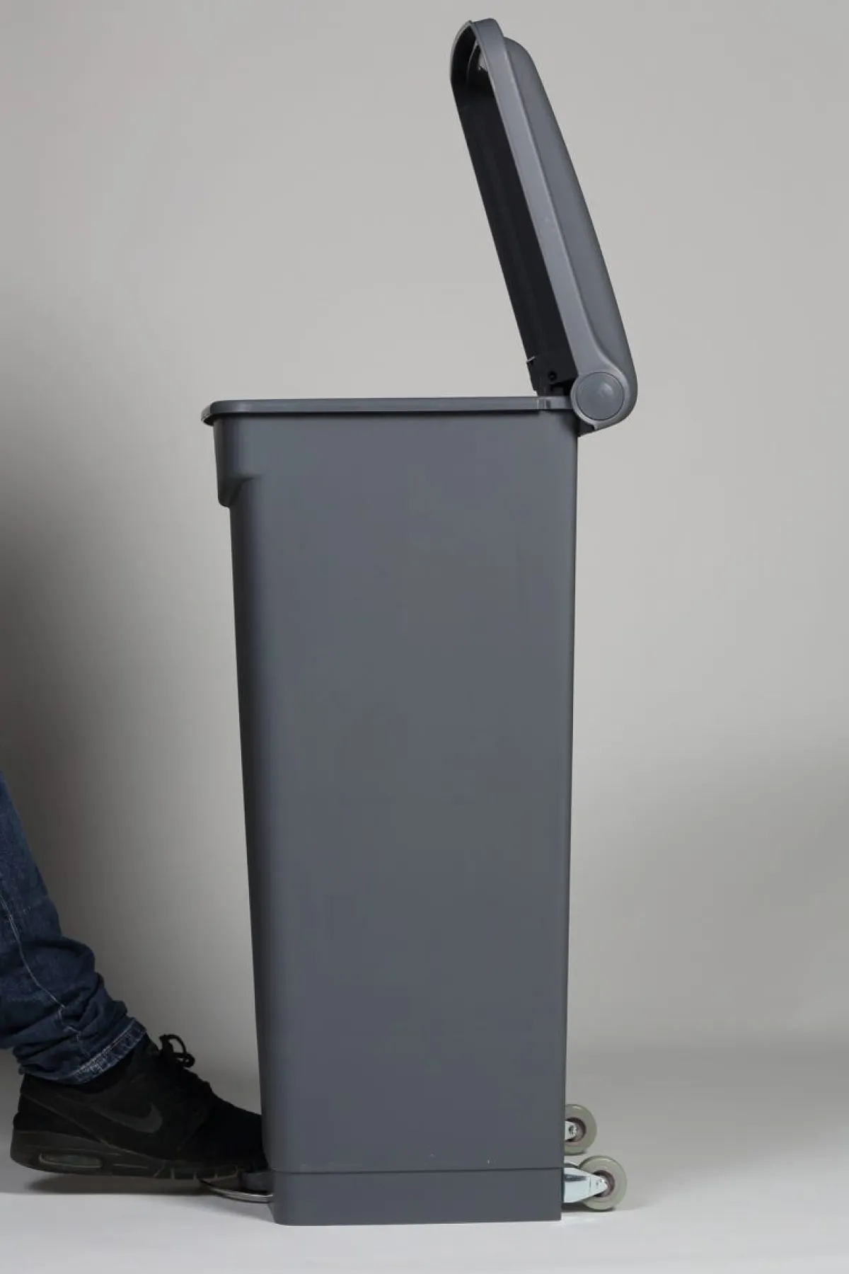 PROBBAX Collecteur à pédale plastique 90 L gris Best
