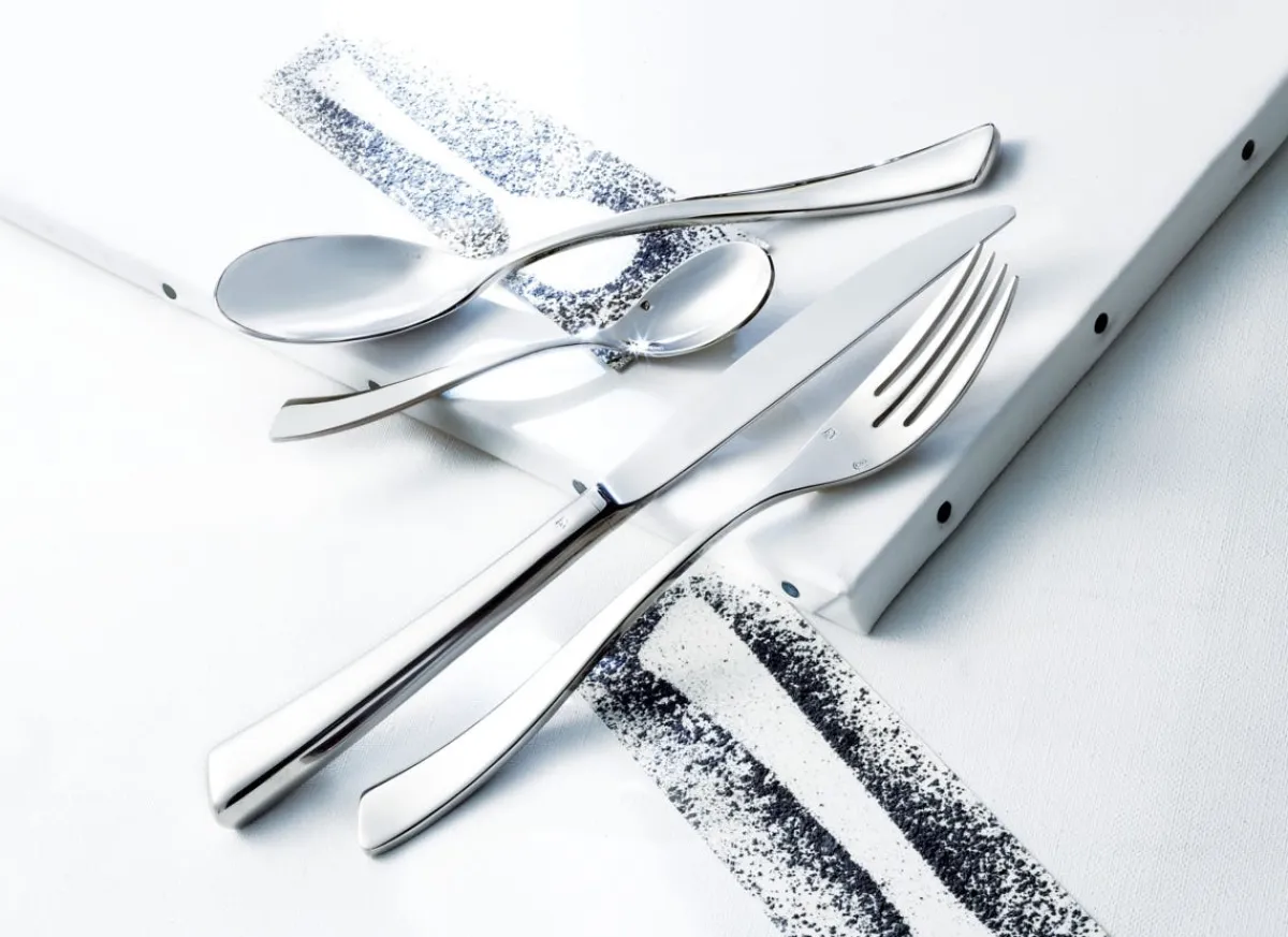 CHEF & SOMMELIER Couteau de table monocoque cranté 25 cm Ezzo New