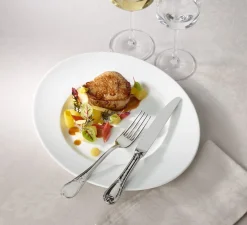Couteau de table monocoque cranté 24,6 cm Marquise - DEGRENNE Online