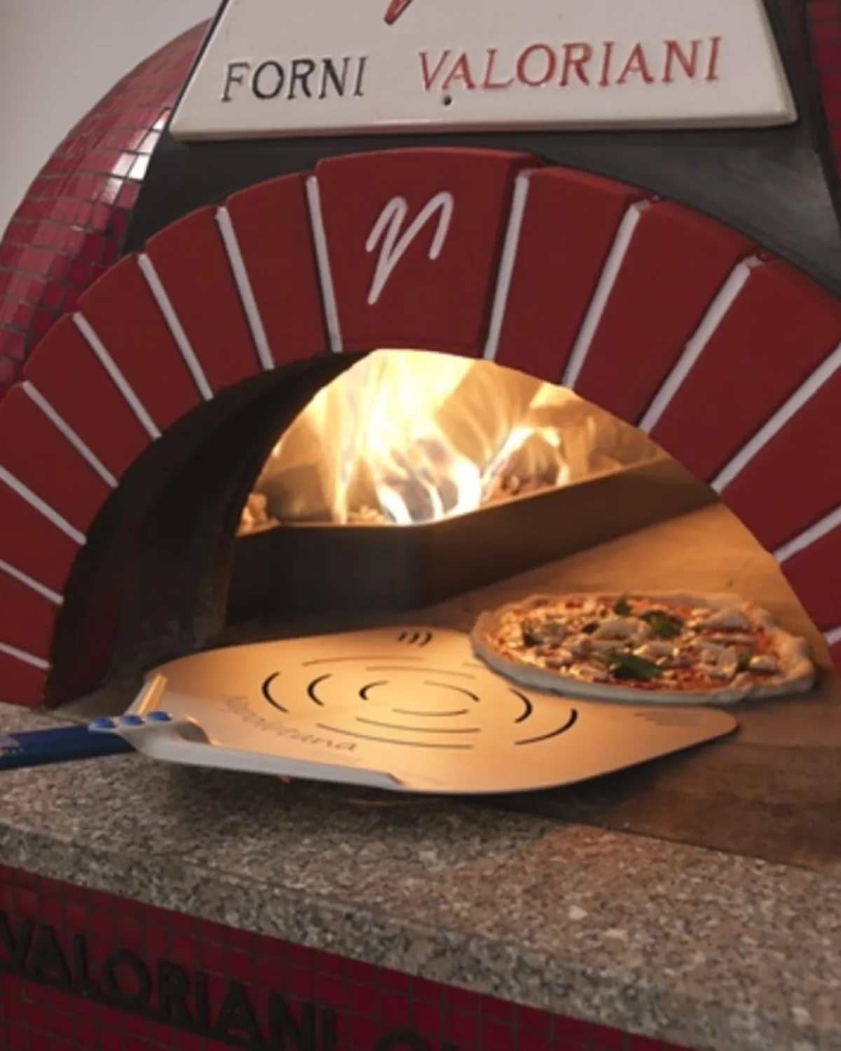 GI METAL Pelle à pizza perforée aluminium anodisé 33x33 cm manche 150 cm Napoletana Best