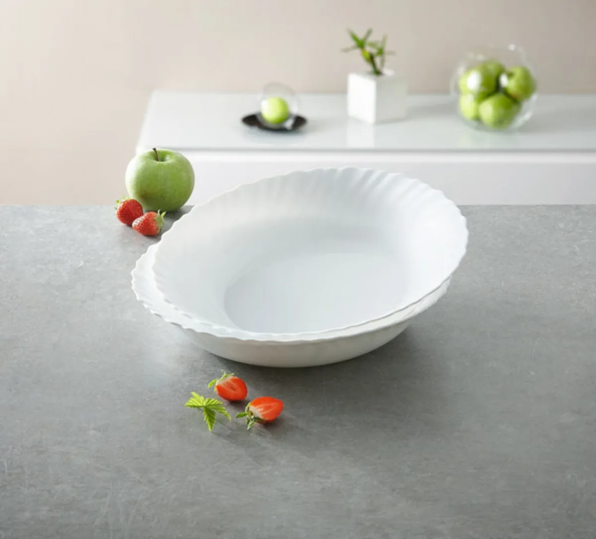 LUMINARC Plat creux rond blanc verre opal Ø 28 cm Feston Clearance