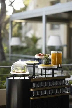 REVOL Plateau avec bord résine Mealplak Discount