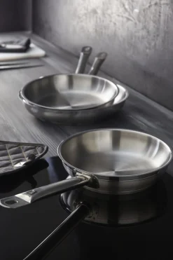 Poêle rond inox Ø 24 cm 5,5 cm Qualiplus - PRO.COOKER