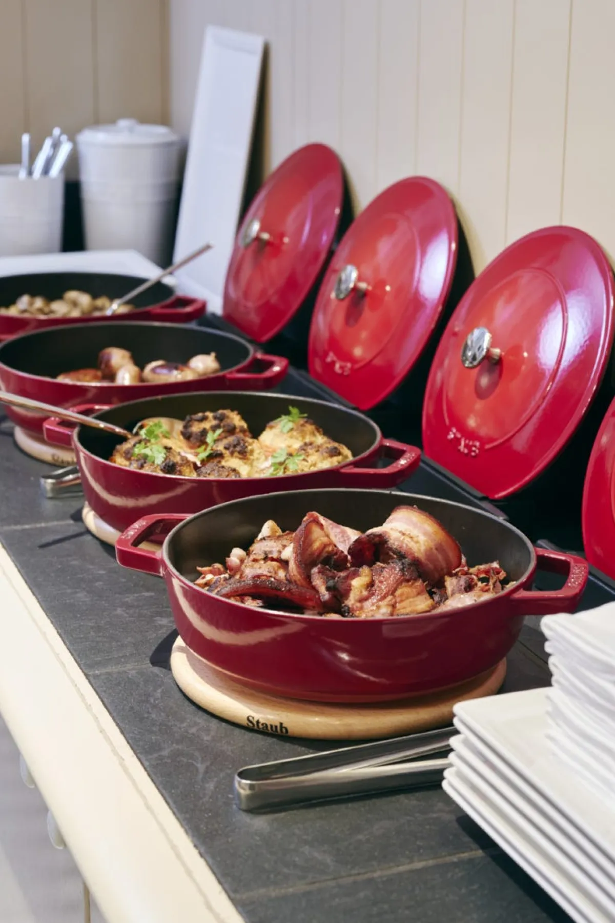 Sauteuse fonte d'acier Ø 24 cm 11,6 cm 2,4 L Chistera - STAUB Clearance
