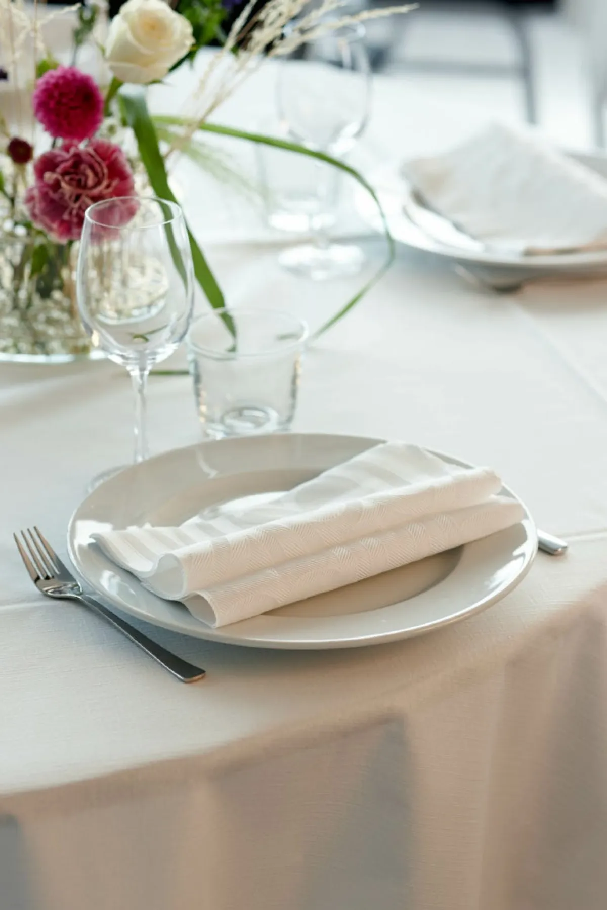 Serviette blanc non tissé 40x40 cm Elegance Lily (40 pièces) - DUNI Best