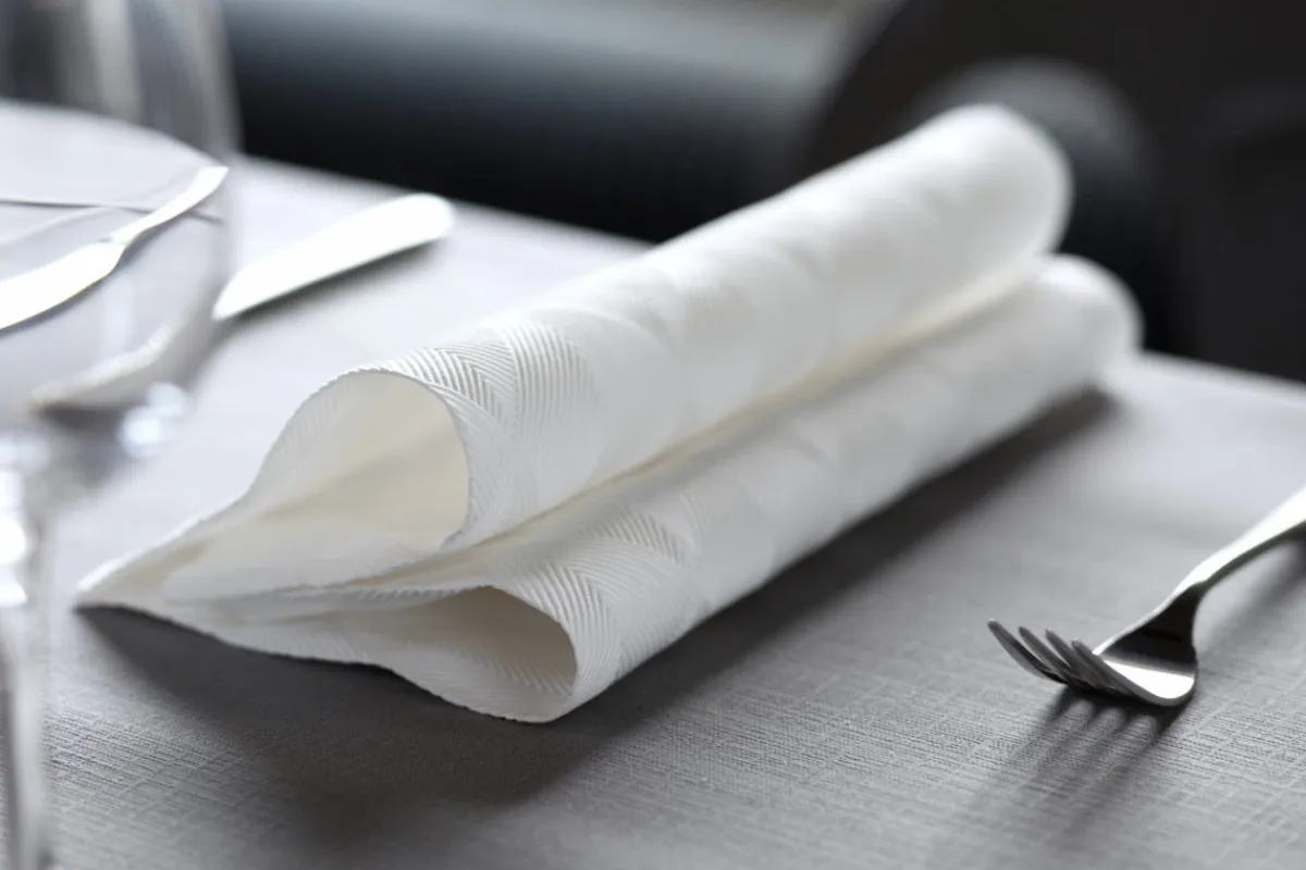 Serviette blanc non tissé 40x40 cm Elegance Lily (40 pièces) - DUNI Best