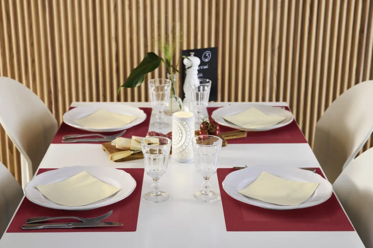 Set de table bordeaux non tissé 30x40 cm Linnea (100 pièces) - DUNI Hot