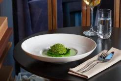 Sous-tasse à déjeuner rond ivoire porcelaine vitrifiée Ø 17 cm Fine Dine - RAK Online