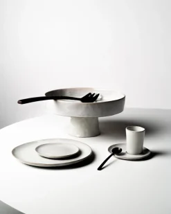 SERAX Sous tasse à espresso rond écru grès émaillé Ø 11 cm La Mère Online