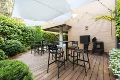 Table de bar de terrasse carré noir 108x60x60 cm Kys - FLEXMOB Best